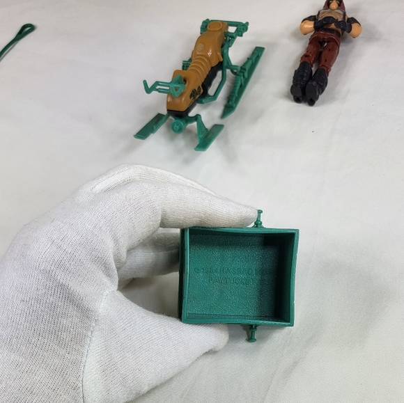 1984 Hasbro GI Joe Zartan With Chameleon Swamp Skier & Blueprint - Picture 11 of 14